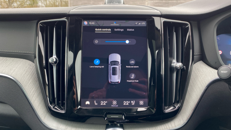 Volvo XC60 2.0 B5P Ultra Dark 5dr AWD Geartronic Petrol Estate